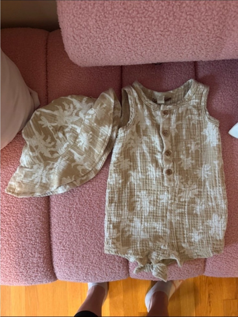 Bearpaw Baby Muslin Palm Tree Romper & Bucket Hat Set 6-9M